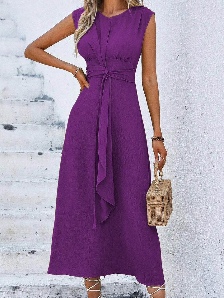 Amelia – Elegant Sleeveless Dress with Adjustable Belt