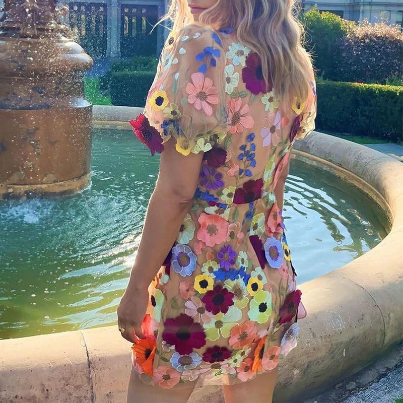 Dees | Elegant V-neck dress with floral print