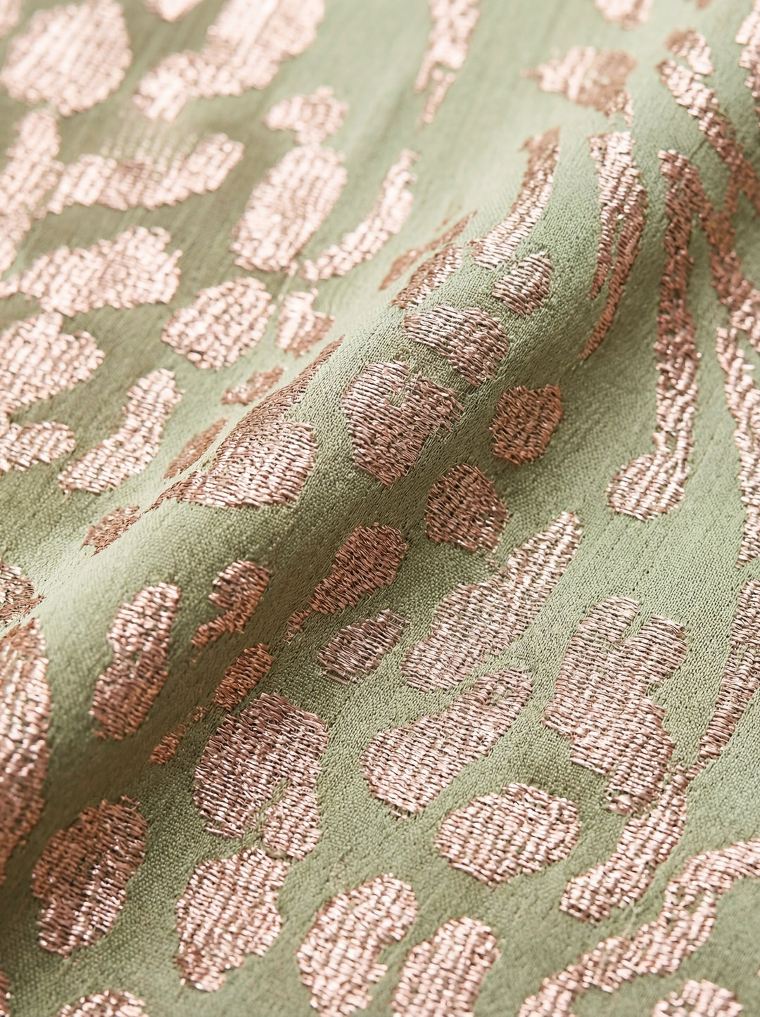 Giulia – Elegant dress in light and flowing fabric