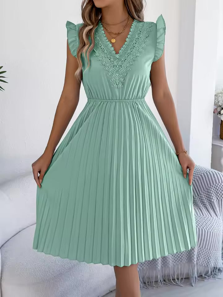 Chloe – Casual V-Neck Maxi Dress with Lace Detail