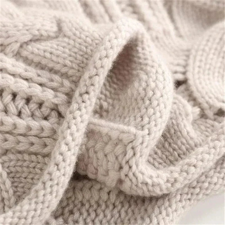 ANALISA – COSY CABLE KNIT