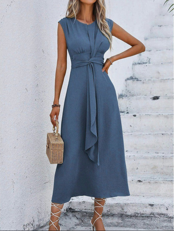 Amelia – Elegant Sleeveless Dress with Adjustable Belt