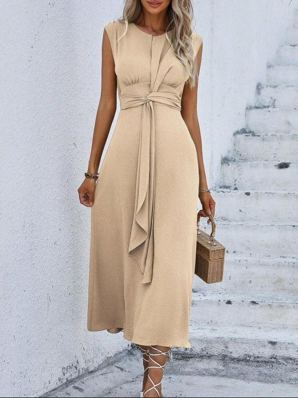 Amelia – Elegant Sleeveless Dress with Adjustable Belt