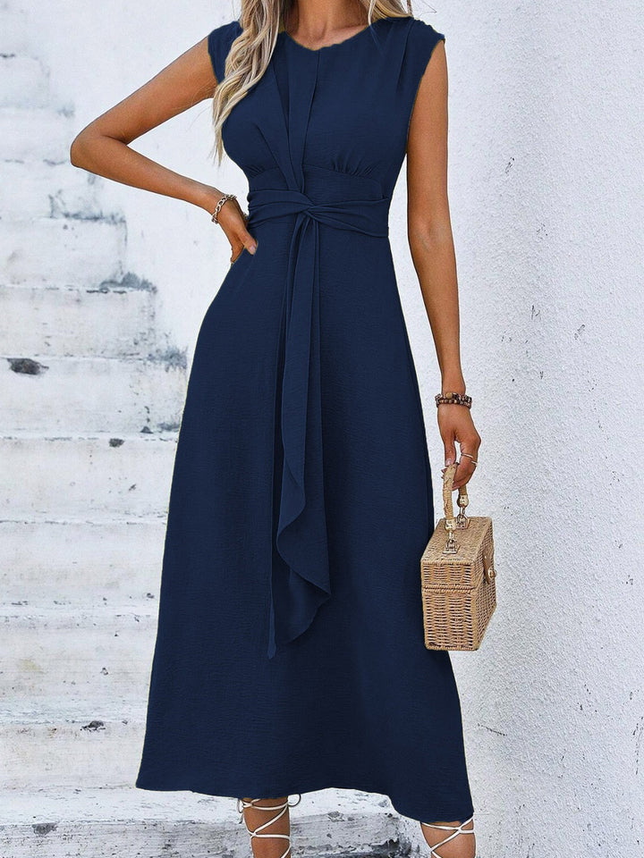 Amelia – Elegant Sleeveless Dress with Adjustable Belt